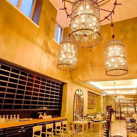 Rixwell Viru Square فندق 3*