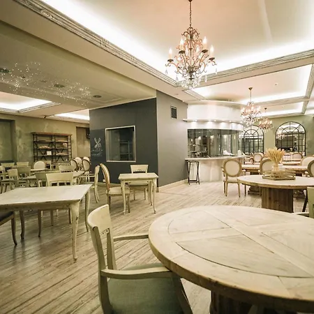 Rixwell Viru Square فندق