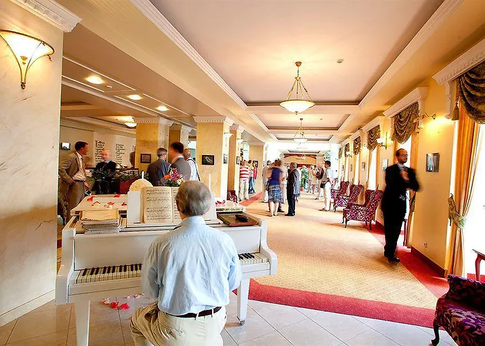 Rixwell Viru Square 3*