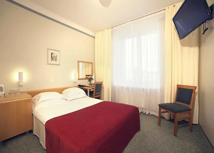 Отель Rixwell Viru Square 3*